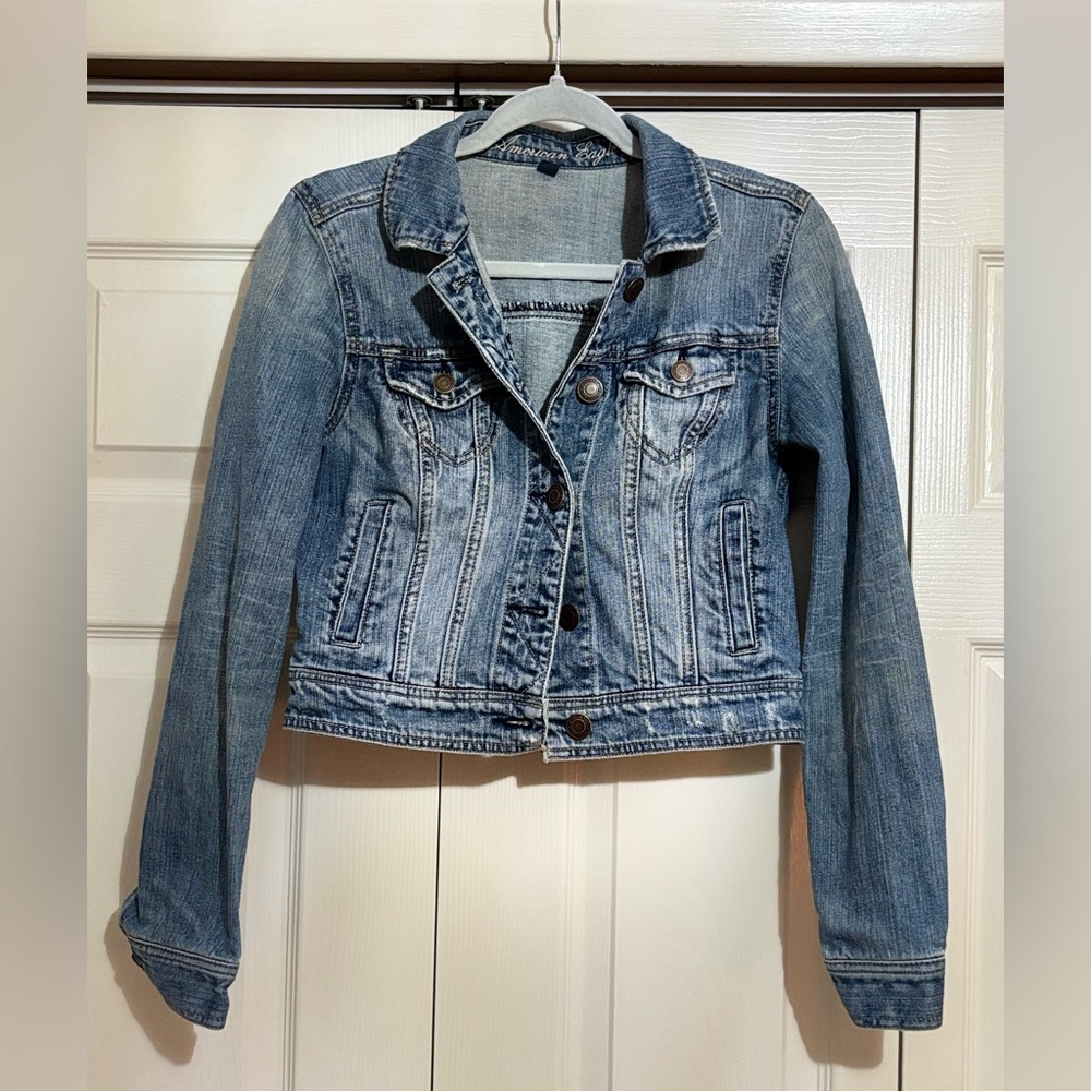 American Eagle Classic Cropped Blue Denim Jacket